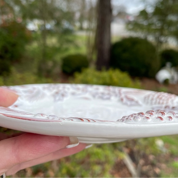 White salad plate pine cones & holly leaves - Picture 8 of 8